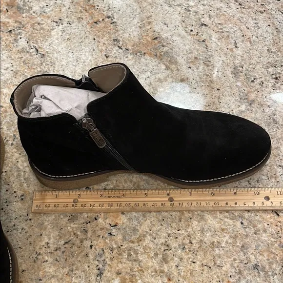 NWT Italeau Foliana Black Suede Ankle Boots 38.5 Italian Leather 8.5 Waterproof