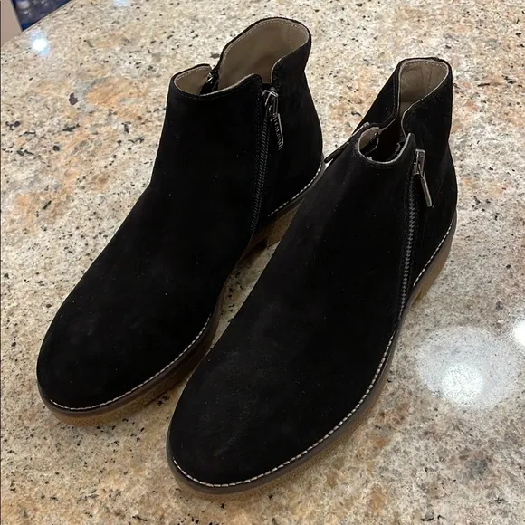 NWT Italeau Foliana Black Suede Ankle Boots 38.5 Italian Leather 8.5 Waterproof