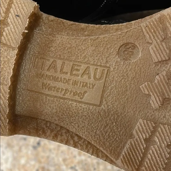 NWT Italeau Foliana Black Suede Ankle Boots 38.5 Italian Leather 8.5 Waterproof
