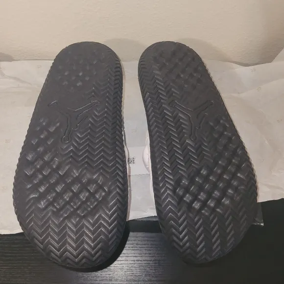 NWT Jordan Super Play Slides Men 9