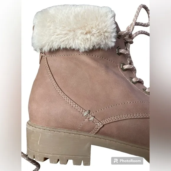 NWT Madden Girl Fritz Blush Pink Faux Fur Winter Snow Heeled Boots (size 10)