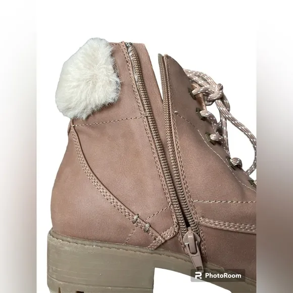 NWT Madden Girl Fritz Blush Pink Faux Fur Winter Snow Heeled Boots (size 10)