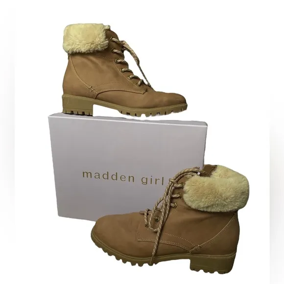 NWT Madden Girl Fritz Blush Pink Faux Fur Winter Snow Heeled Boots (size 10)