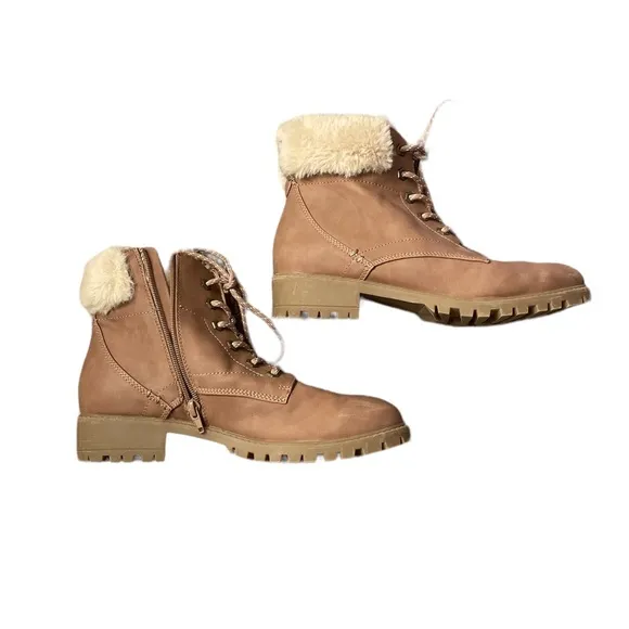 NWT Madden Girl Fritz Blush Pink Faux Fur Winter Snow Heeled Boots (size 10)