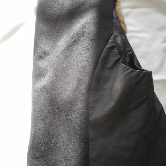 NWT-NYDJ faux fur vest