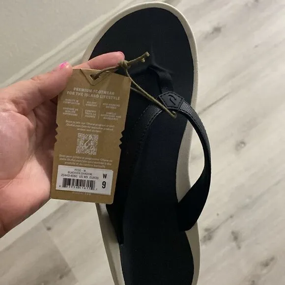 NWT- OLUKAI-Pi'oe Women's Beach Sandals- Black/DK Shadow- size 8 left