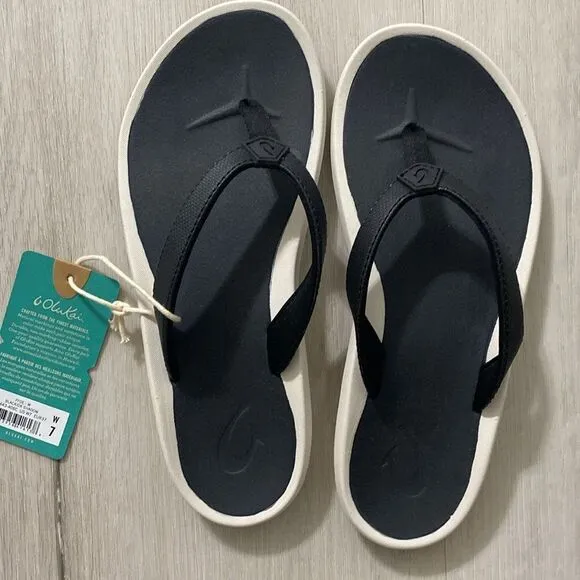 NWT- OLUKAI-Pi'oe Women's Beach Sandals- Black/DK Shadow- size 8 left