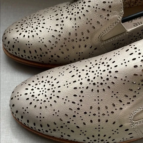 NWT Remonte Bronze Gold Laser Cut Out Leather Slip on Loafer Flats EU Size 38