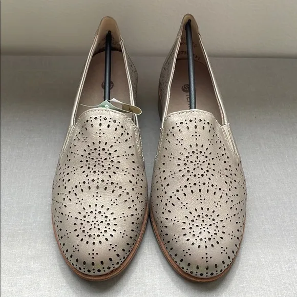 NWT Remonte Bronze Gold Laser Cut Out Leather Slip on Loafer Flats EU Size 38