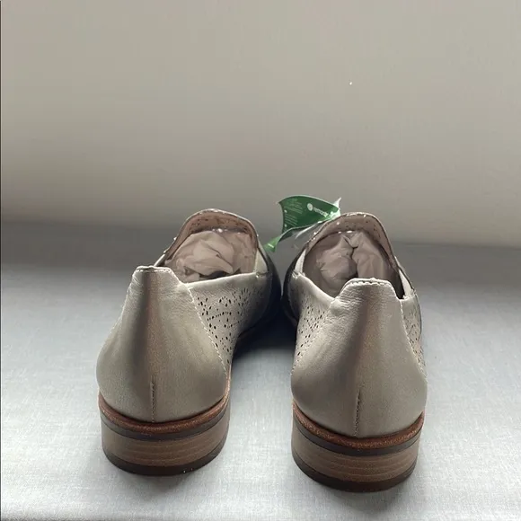 NWT Remonte Bronze Gold Laser Cut Out Leather Slip on Loafer Flats EU Size 38