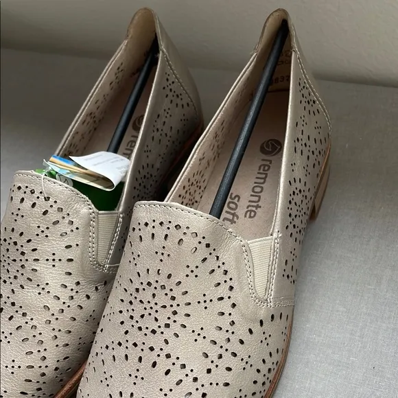 NWT Remonte Bronze Gold Laser Cut Out Leather Slip on Loafer Flats EU Size 38