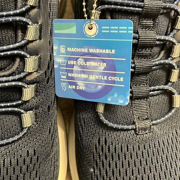 NWT Skechers Relaxed Fit sneakers Navy Blue