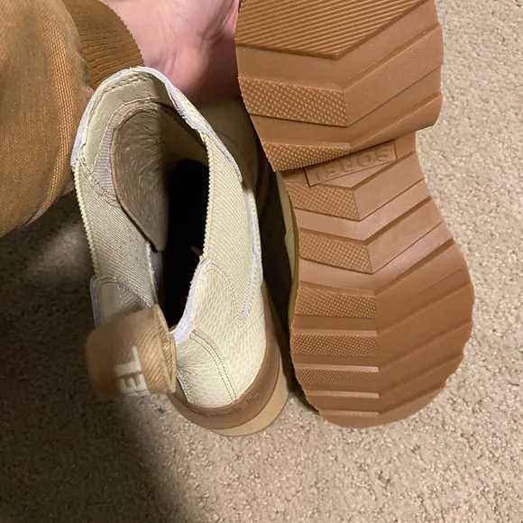 NWT Sorel Hi-Line Chelsea boots aged ceramic
