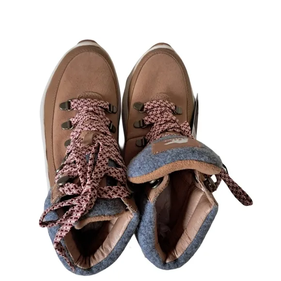 NWT SOREL Kinetic BreakthruConquest Waterproof US 7.5TawnyBuff/Velvet Tan boot