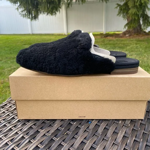 NWT/NIB UGG Women's Janaya Shearling Cozy Slip-On Slides Mule (Size 9)