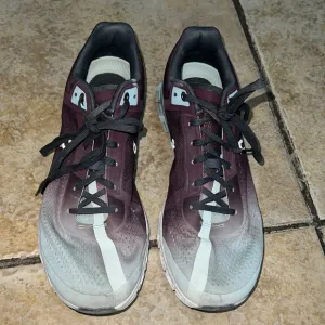 OC On running Sneakers Size 9.5