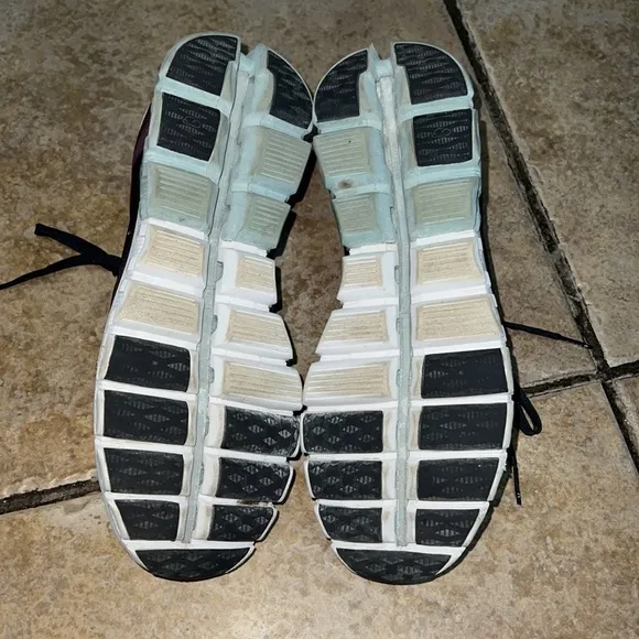 OC On running Sneakers Size 9.5