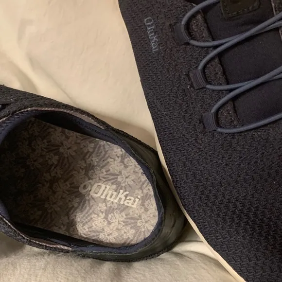 OluKai Alapa Li men's navy mesh athletic sneakers