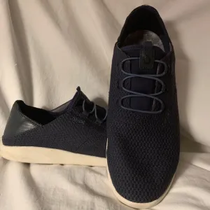 OluKai Alapa Li men's navy mesh athletic sneakers
