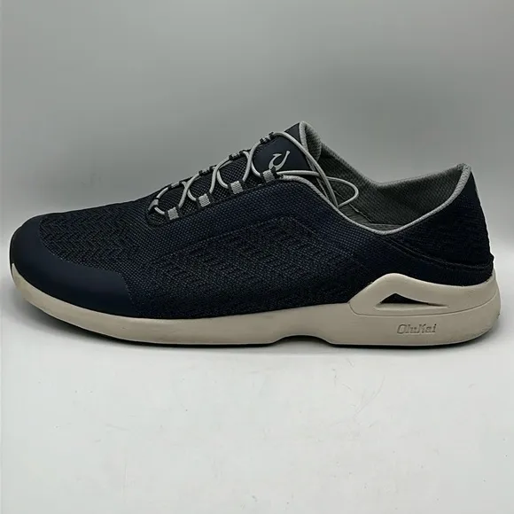 OluKai Inana men’s navy and white sneakers, size 11