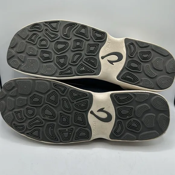 OluKai Inana men’s navy and white sneakers, size 11