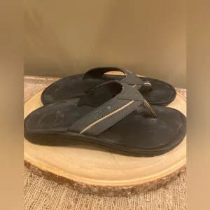 Olukai KIA'I II HLA Flip Flops Sandals Slides Gray/Black Men's 9