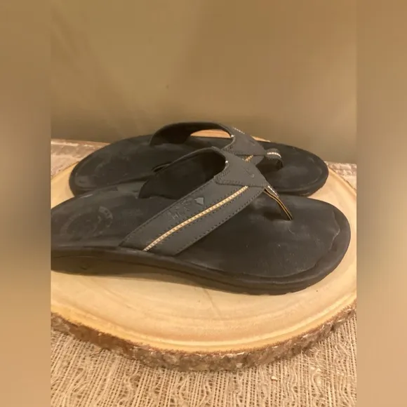 Olukai KIA'I II HLA Flip Flops Sandals Slides Gray/Black Men's 9