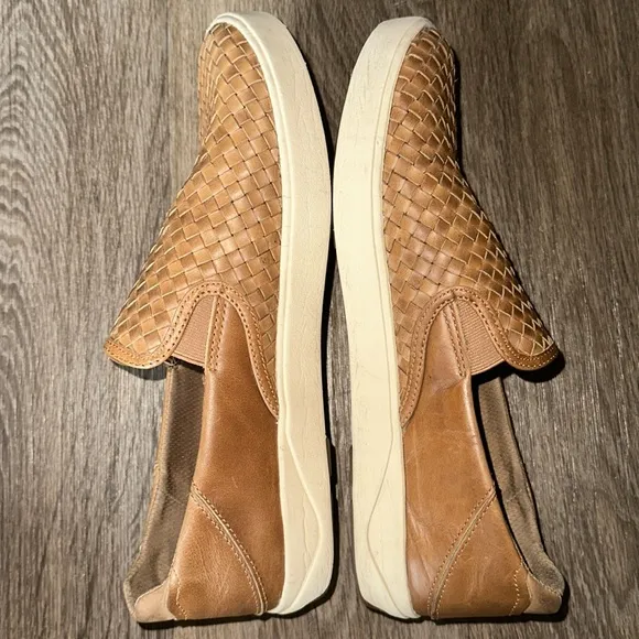 Olukai Lae’ahi Lauhala Slip On Leather Sneakers, Size 10.5
