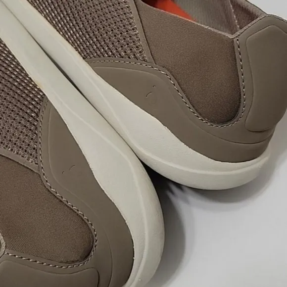 Olukai Nohea Pae Slipons