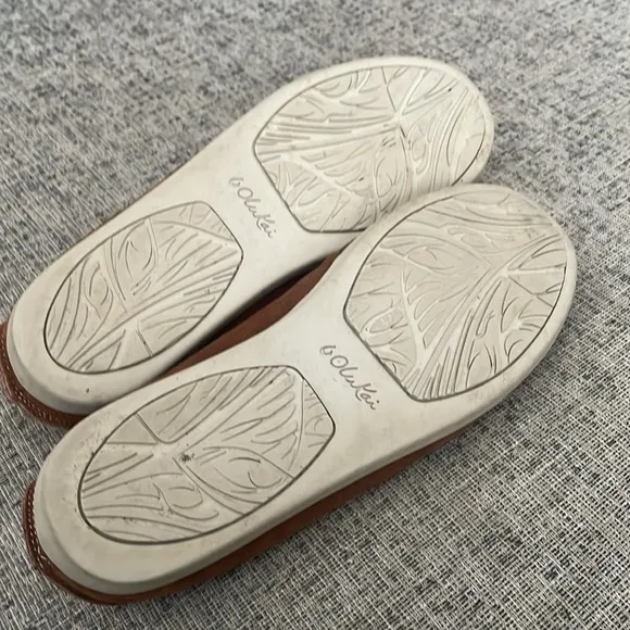 Olukai Women’s Nohea Perf Brown Suede Leather Loafers Size 9