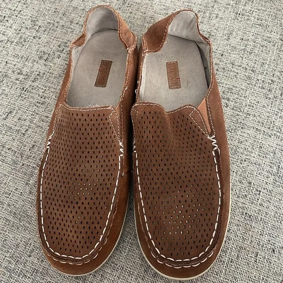 Olukai Women’s Nohea Perf Brown Suede Leather Loafers Size 9