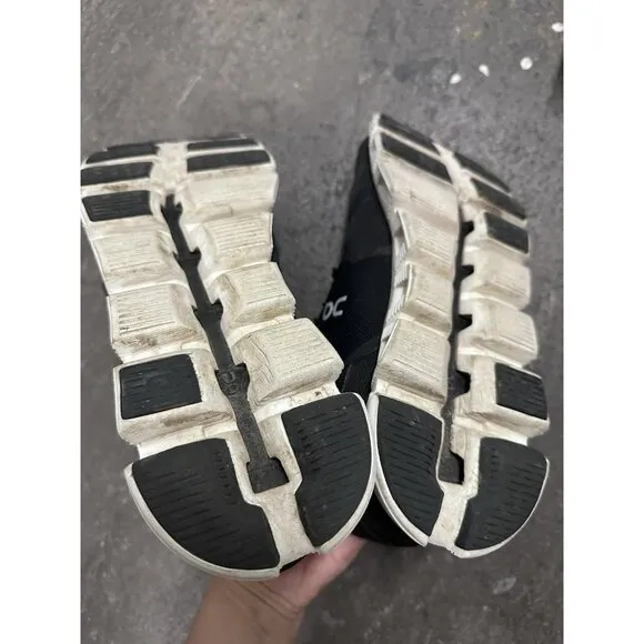 On Cloud 5 in Black &amp; White Style 59.98919 Sneakers