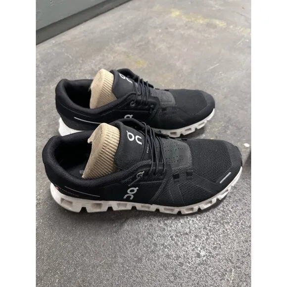 On Cloud 5 in Black &amp; White Style 59.98919 Sneakers