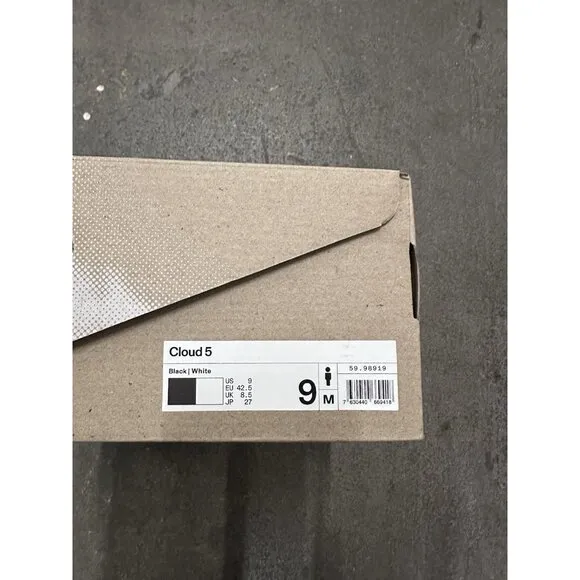 On Cloud 5 in Black &amp; White Style 59.98919 Sneakers