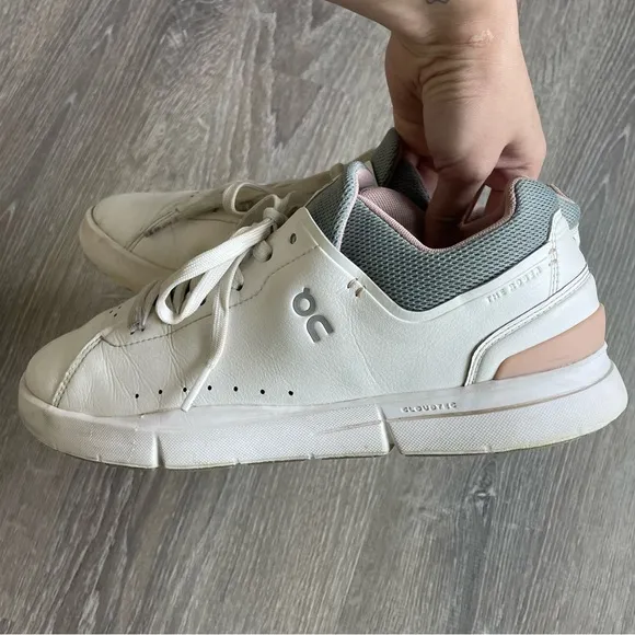 On Cloud The Roger Advantage Sneakers
