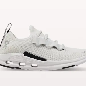 On Cloudeasy Sneaker Size: 6.5