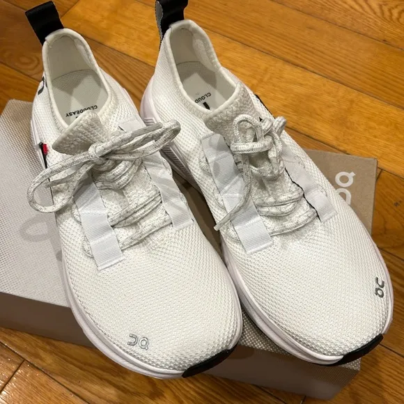 On Cloudeasy Sneaker Size: 6.5