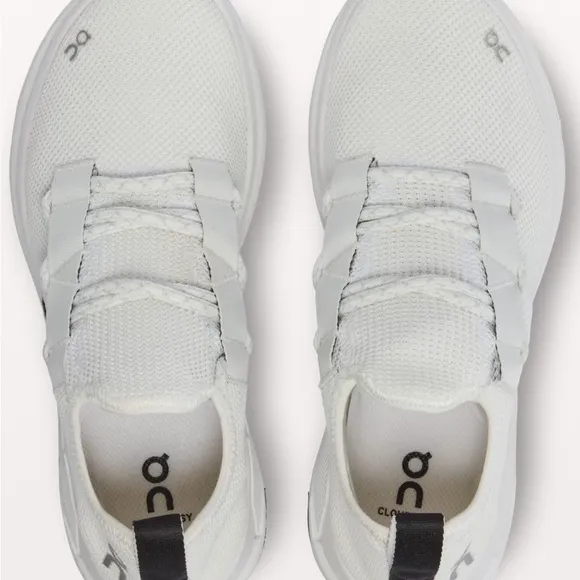 On Cloudeasy Sneaker Size: 6.5