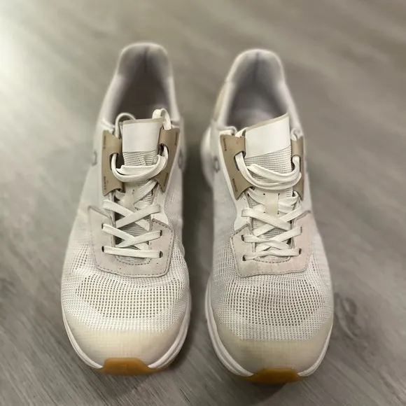 On CloudRift Sneakers