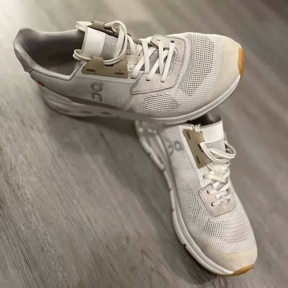 On CloudRift Sneakers