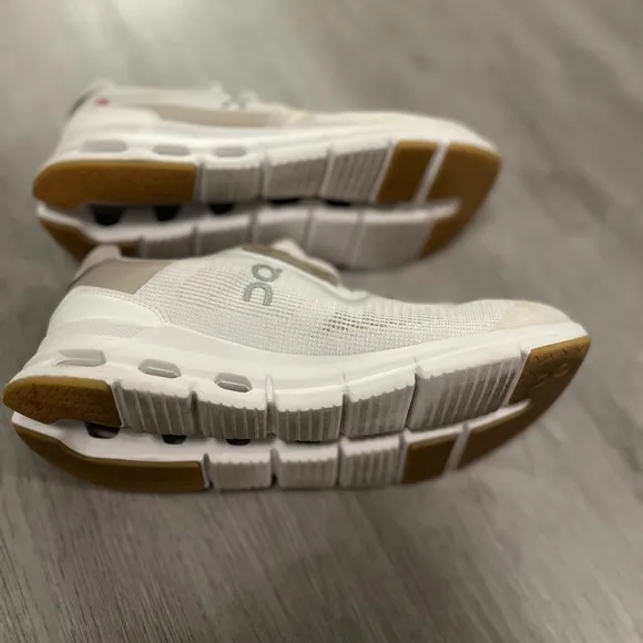 On CloudRift Sneakers