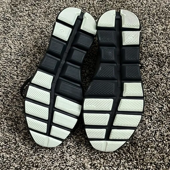 On Running Dark Green On Cloud Sneakers, NWOT