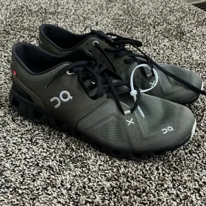On Running Dark Green On Cloud Sneakers, NWOT