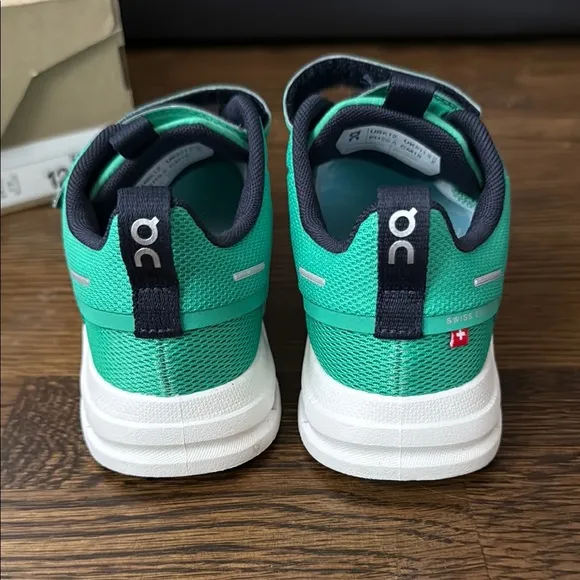 On Running Green Sneakers with Velcro Straps