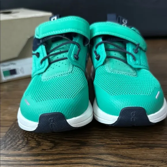On Running Green Sneakers with Velcro Straps