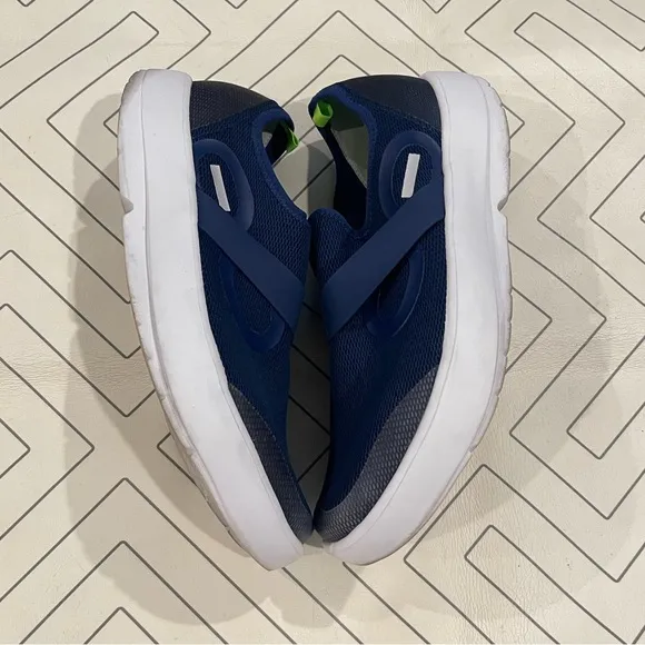 Oofos Men's OOmg Low Slip-On Recovery Shoe