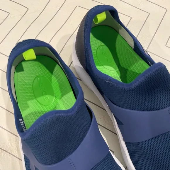 Oofos Men's OOmg Low Slip-On Recovery Shoe