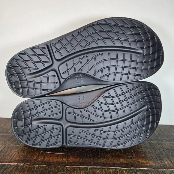 Oofos OOahh Mens Size 10 Recovery Slip-On Slides Sandals Black Womens 12