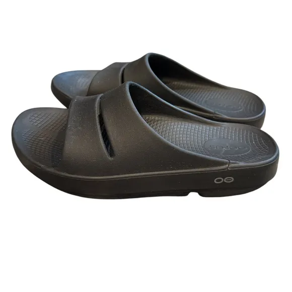 OOFOS OOahh Slip on Recovery Slides- W9 M7
