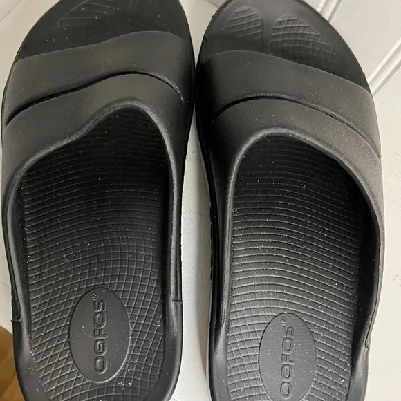 OOFOS Womens Black Slides Size 9